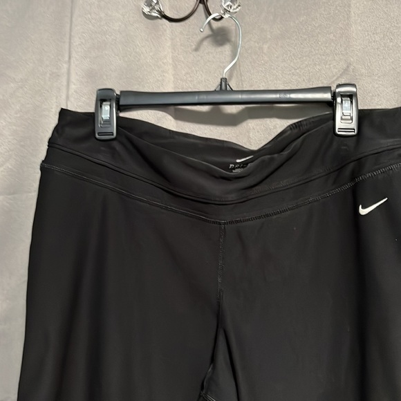 Nike Dri-Fit XL Black Wide Leg Capri - Picture 2 of 7
